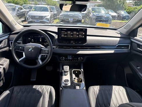 Used 2026 Mitsubishi Outlander AWD image 21