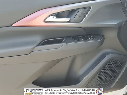 Used 2025 Chevrolet Equinox EV RS w/ Active Safety Package 3 AWD/4WD image 24