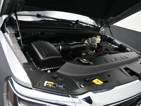 Used 2019 RAM 1500 Big Horn AWD/4WD image 19