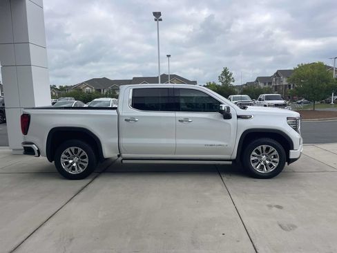 Used 2024 GMC Sierra 1500 Denali w/ Technology Package AWD/4WD image 6