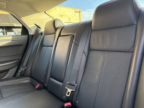 Used 2010 Chrysler 300 Touring image 26