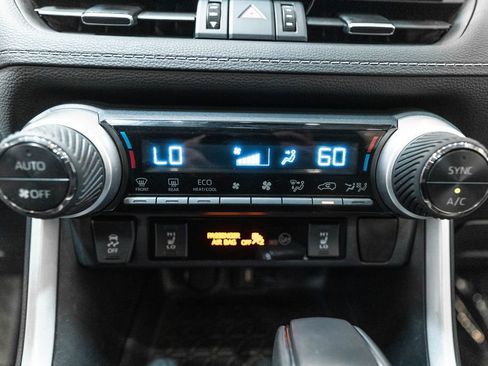 Used 2021 Toyota RAV4 XLE Premium AWD/4WD image 28