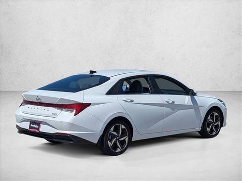 Used 2023 Hyundai Elantra Limited FWD image 5