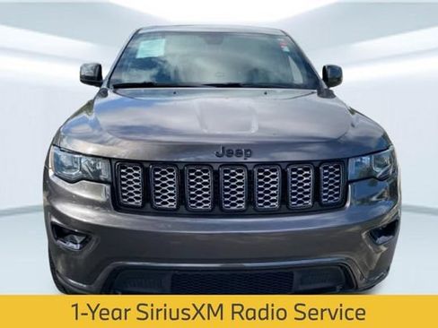 Used 2019 Jeep Grand Cherokee Altitude AWD/4WD image 11
