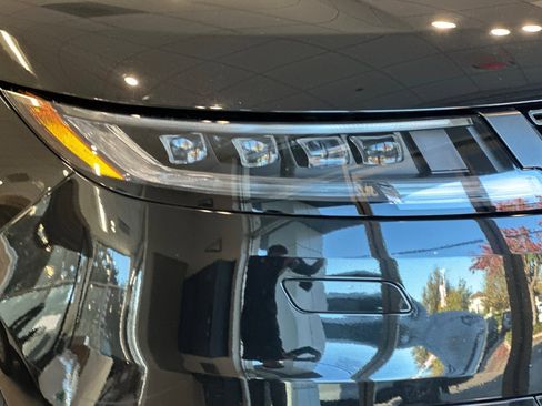 Used 2025 Land Rover Range Rover Sport Autobiography image 42