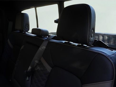 New 2026 GMC Canyon Denali image 32