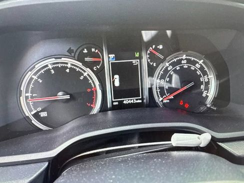 Used 2021 Toyota 4Runner TRD Off-Road AWD/4WD image 8