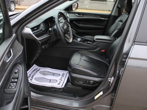 Used 2021 Jeep Grand Cherokee L Limited image 16