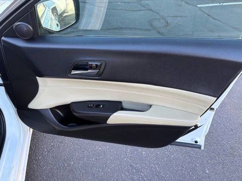 Used 2014 Acura ILX 2.0L w/Premium 4dr Sedan Packa image 23