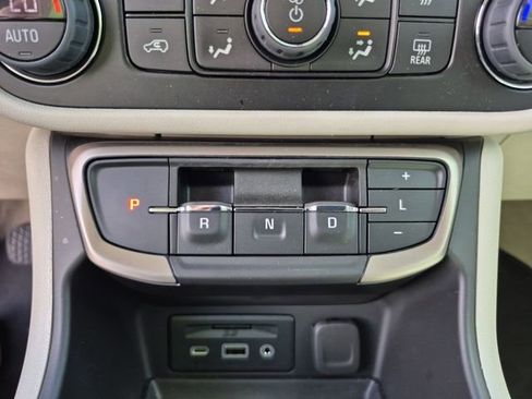 Used 2023 GMC Terrain Denali w/ Denali Premium Package AWD/4WD image 23