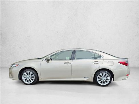 Used 2013 Lexus ES 300h w/ Premium Pkg FWD image 9