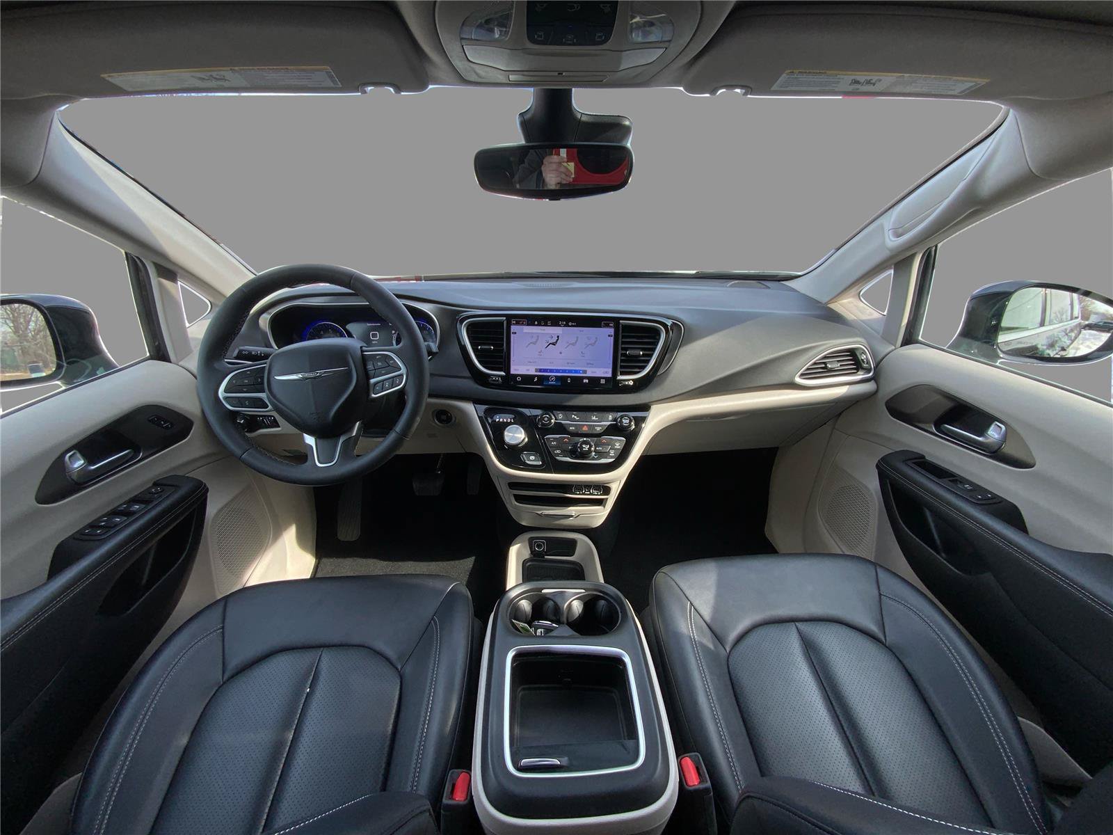 Used 2024 Chrysler Pacifica Touring-L FWD image 22