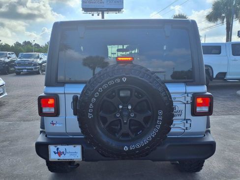 Used 2023 Jeep Wrangler Sport AWD/4WD image 6