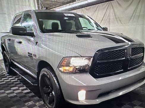Used 2022 RAM 1500 Express w/ Ceramic Grey Express Package AWD/4WD image 4