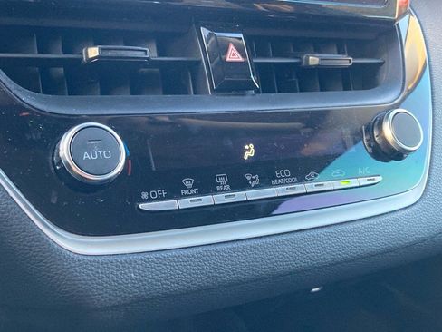 Used 2023 Toyota Corolla LE image 18