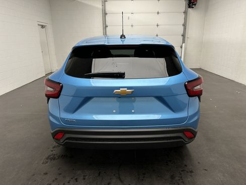 New 2026 Chevrolet Trax LS w/ LS Convenience Package FWD image 8