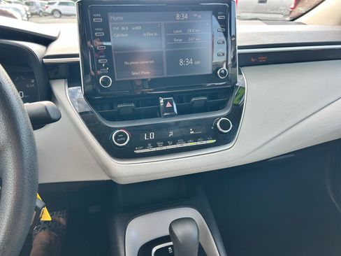 Used 2020 Toyota Corolla LE FWD image 4