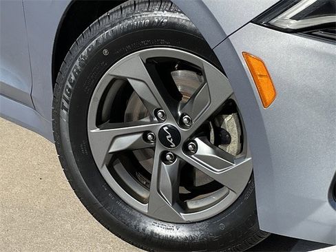 Used 2022 Kia K5 LXS image 8