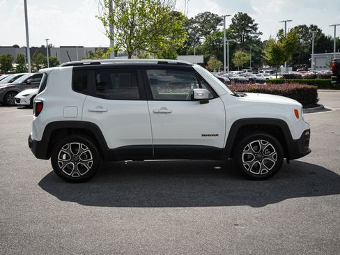 Used 2018 Jeep Renegade Limited w/ UConnect 8.4 Nav Group AWD/4WD image 11