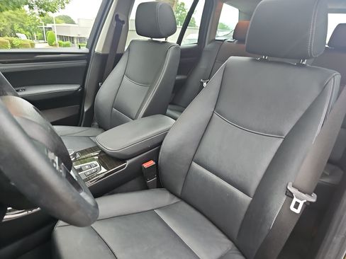 Used 2017 BMW X3 xDrive28i AWD/4WD image 16