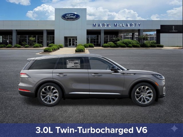 New 2027 Lincoln Aviator AWD image 5