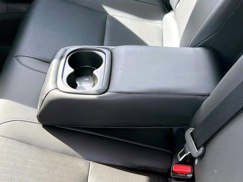 Used 2022 Honda Civic EX-L image 10