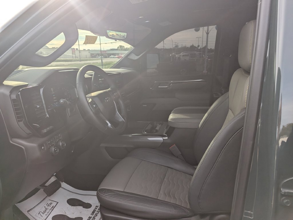 Used 2026 Chevrolet Silverado 2500 ZR2 w/ LPO, Dark Essentials Package AWD/4WD image 16