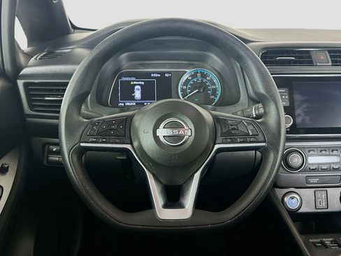 Used 2025 Nissan Leaf S FWD image 18