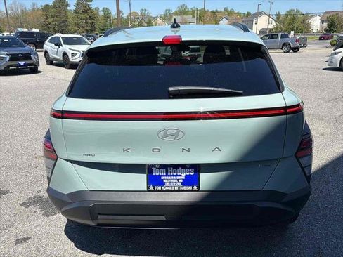Used 2025 Hyundai Kona SEL image 5