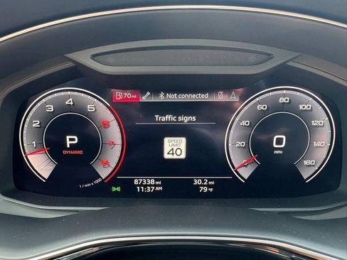 Used 2019 Audi Q8 Prestige w/ Luxury Package AWD/4WD image 12