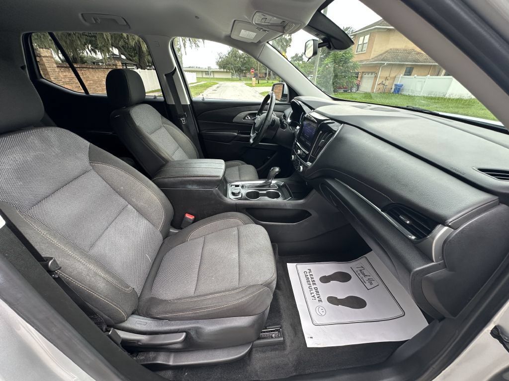 Used 2020 Chevrolet Traverse LT FWD image 11
