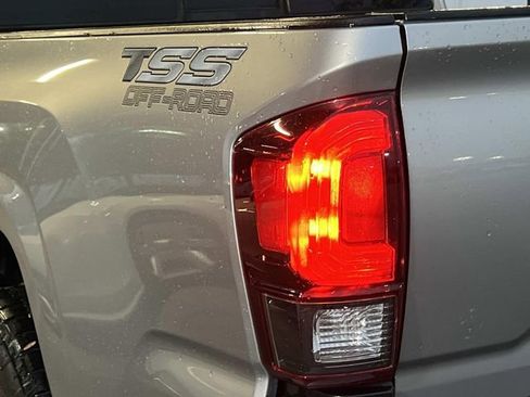Used 2021 Toyota Tacoma SR w/ SR Convenience Package image 5