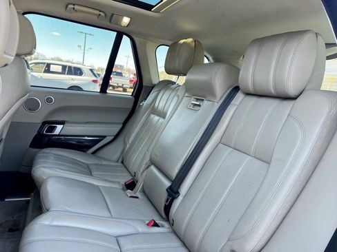Used 2016 Land Rover Range Rover HSE image 18