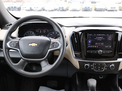 Used 2022 Chevrolet Traverse LS image 24