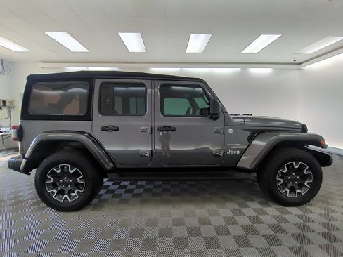 Used 2024 Jeep Wrangler Unlimited Sahara w/ Technology Group AWD/4WD image 8