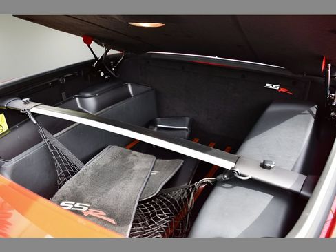 Used 2004 Chevrolet SSR w/ Preferred Equipment Group RWD image 17