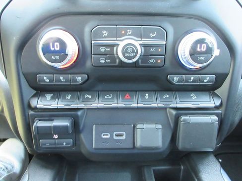 Certified 2022 GMC Sierra 2500 AT4 w/ AT4 Preferred Package AWD/4WD image 34