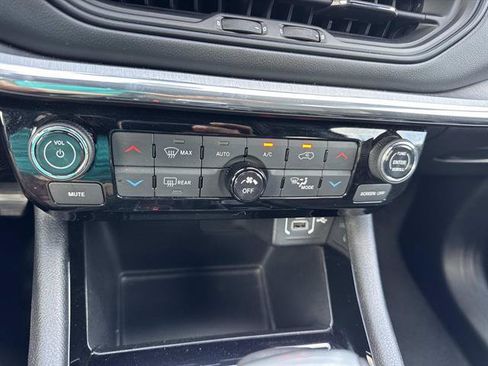 Used 2022 Jeep Compass Limited AWD/4WD image 17
