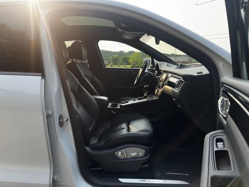 Used 2016 Porsche Macan S image 11