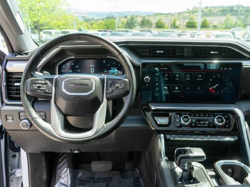 Used 2025 GMC Sierra 1500 Denali w/ Denali Reserve Package AWD/4WD image 16