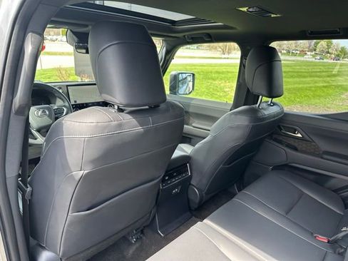 Used 2024 Lexus GX 550 image 20