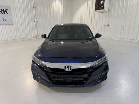 Used 2018 Honda Accord Touring image 8