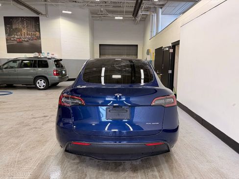 Used 2022 Tesla Model Y Long Range image 4
