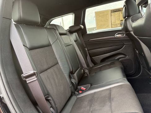 Used 2021 Jeep Grand Cherokee Laredo X AWD/4WD image 20