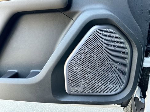 Used 2025 GMC Hummer EV 3X w/ LPO, Cargo Utility Package image 25