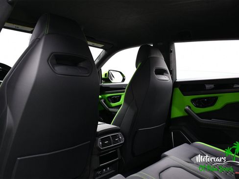 Used 2025 Lamborghini Urus SE image 44