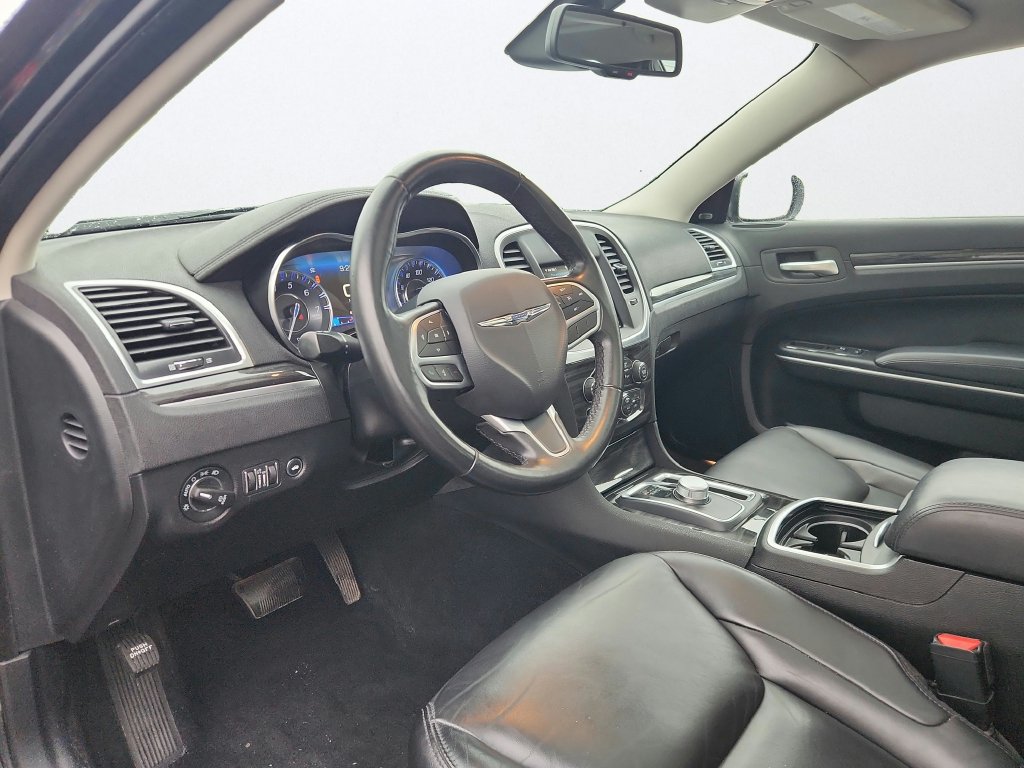 Used 2019 Chrysler 300 Touring L w/ Quick Order Package 22F AWD/4WD image 9