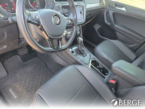 Used 2019 Volkswagen Tiguan SE w/ Panoramic Sunroof Package image 13