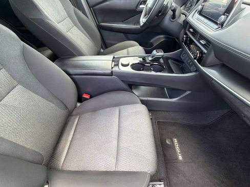 Used 2025 Nissan Rogue SV AWD/4WD image 35