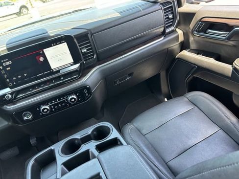 Used 2024 GMC Sierra 1500 SLT AWD/4WD image 16